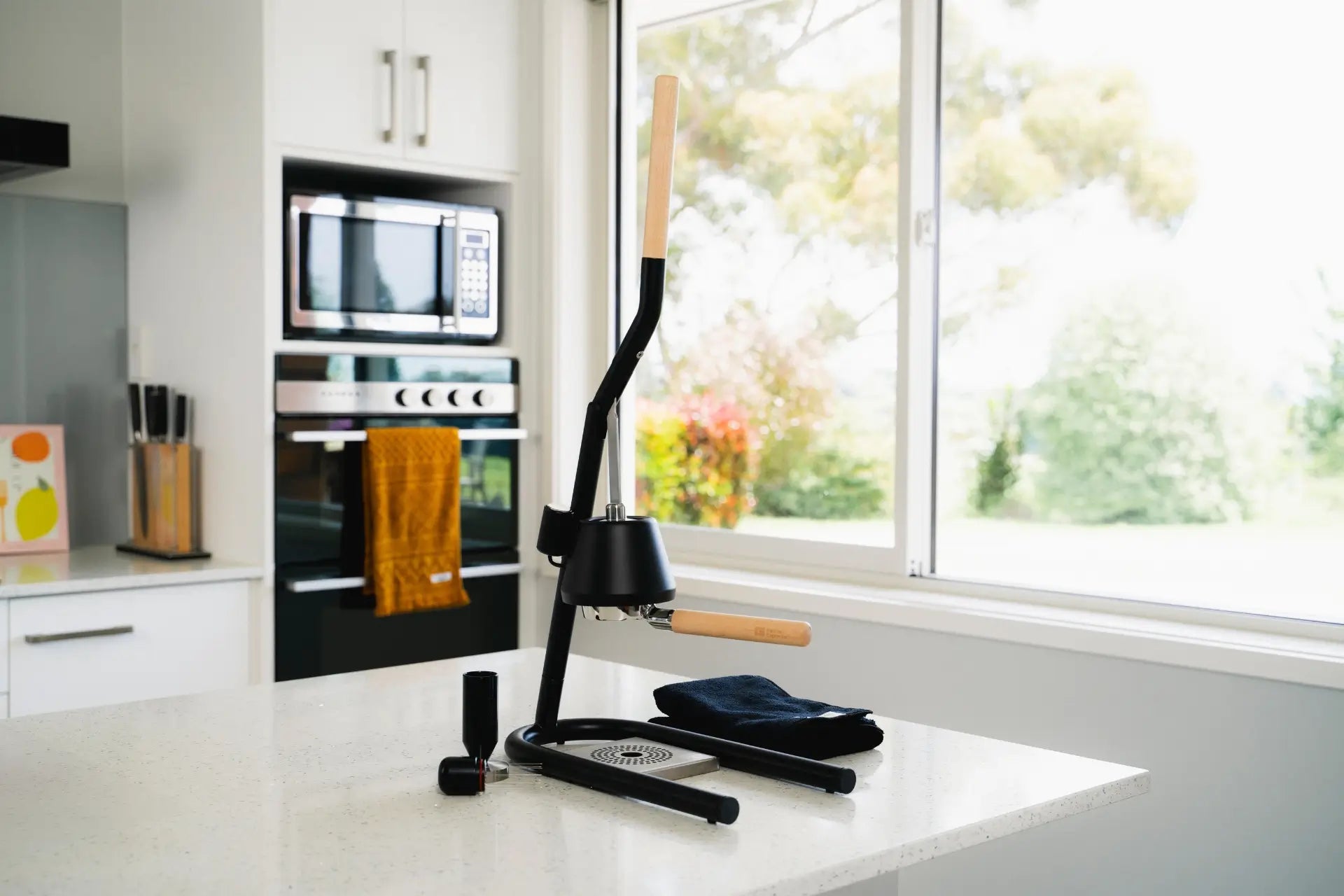 Discover the art of the manual coffee press